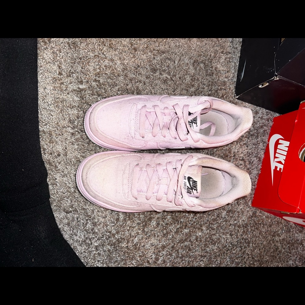 Air Forces - Picture 2 of 2